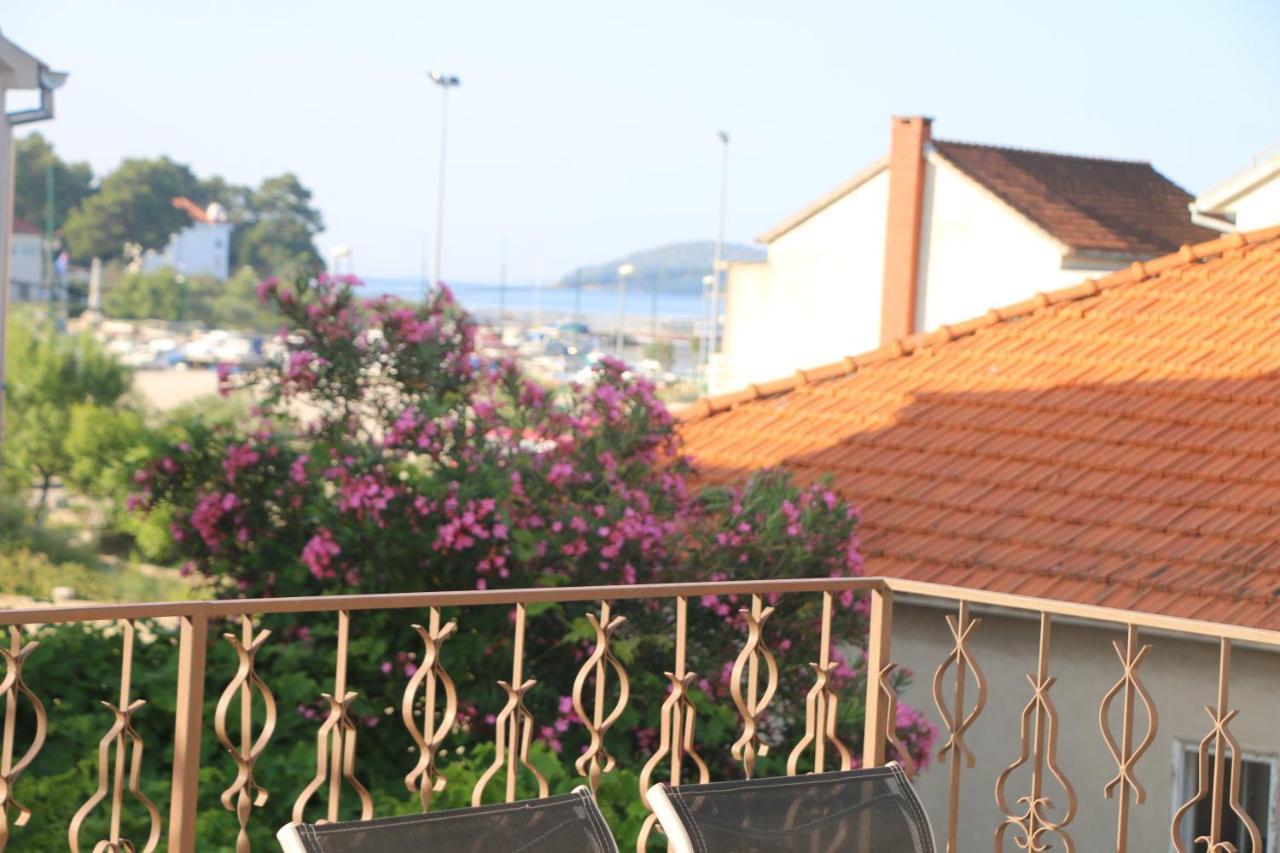 Apartment Grgas-Tucilo Zablace Bagian luar foto